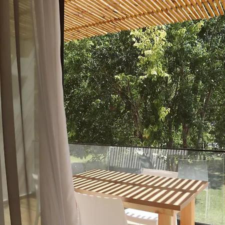 Noima & 4* Velipojë