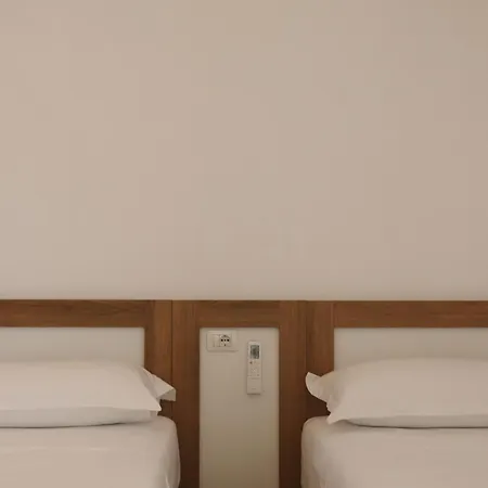 Hotel Noima & 4*
